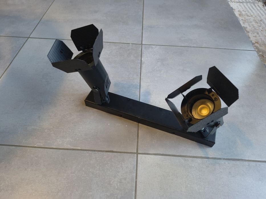 Lampa sufitowa reflektory