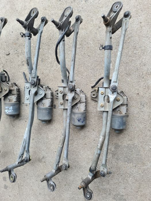 MECHANIZM wycieraczek przód silniczek przedni AUDI A4 B6 B7 Europa