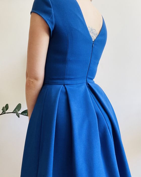 Niebieska elegancka sukienka rozmiar XS szyta na miare