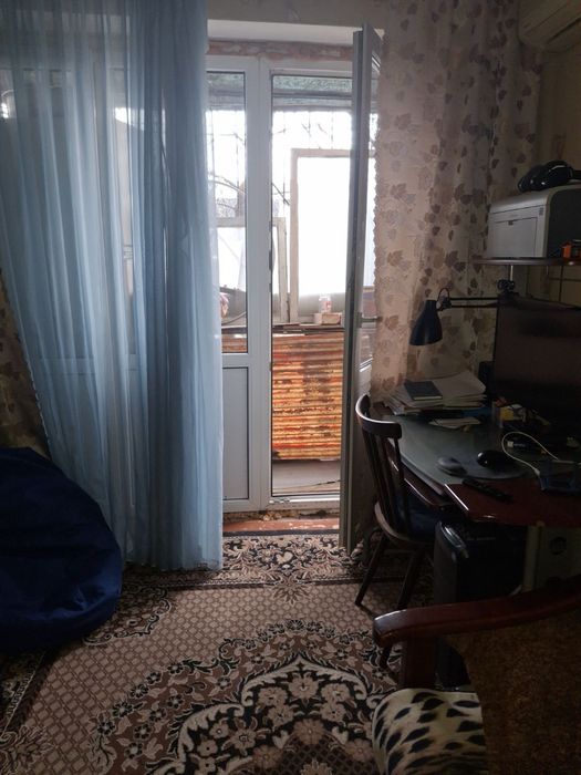 Продам 1-квартиру 1/5 з балконом . Алмазний Автовокзал.