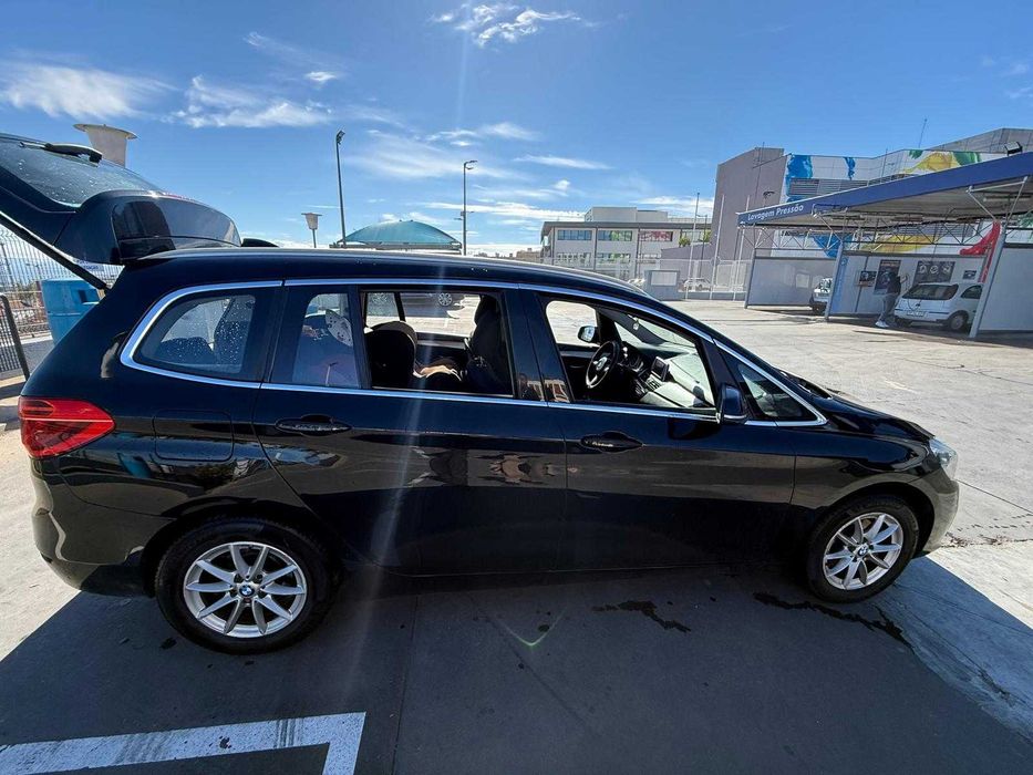 Monovolume bom estado