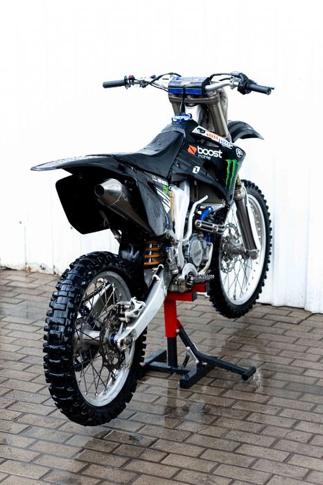 YAMAHA YZF 250 PRO CIRCUIT ATÉ 42€/MÊS