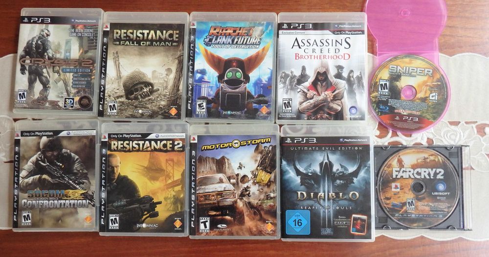 PlayStation 3 em perfeito estado, mais 10 jogos.