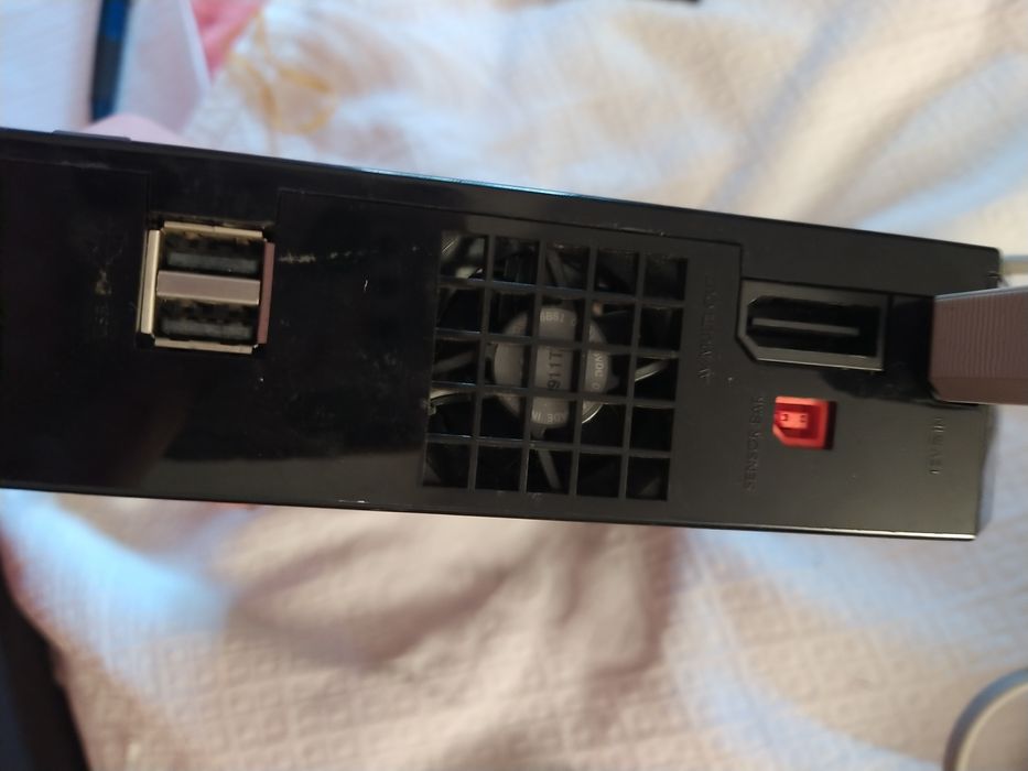 Consola Nintendo Wii com acessórios e jogo