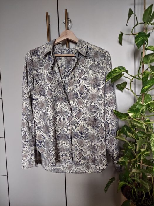 Koszula Mango s, wzór wężowej skóry, szaro beżowa niebieska