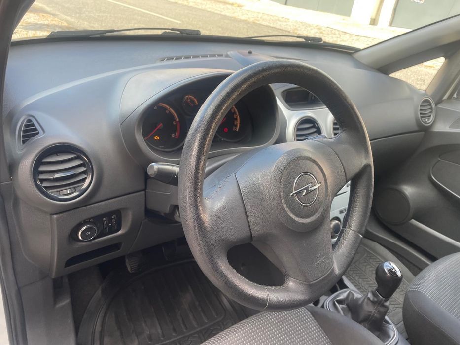 Corsa D cdti  carrinha anda todos os dias