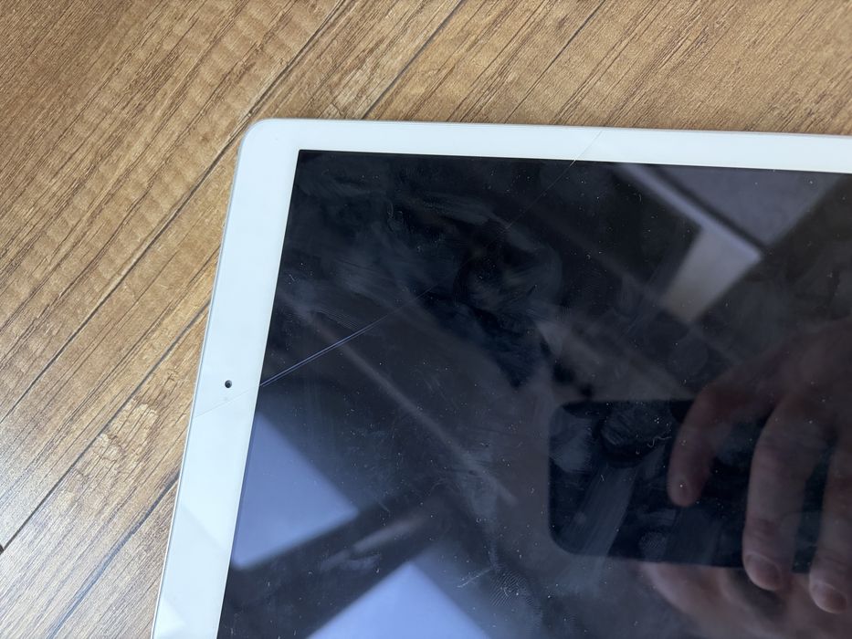 iPad 5 generation 32GB fi-wi