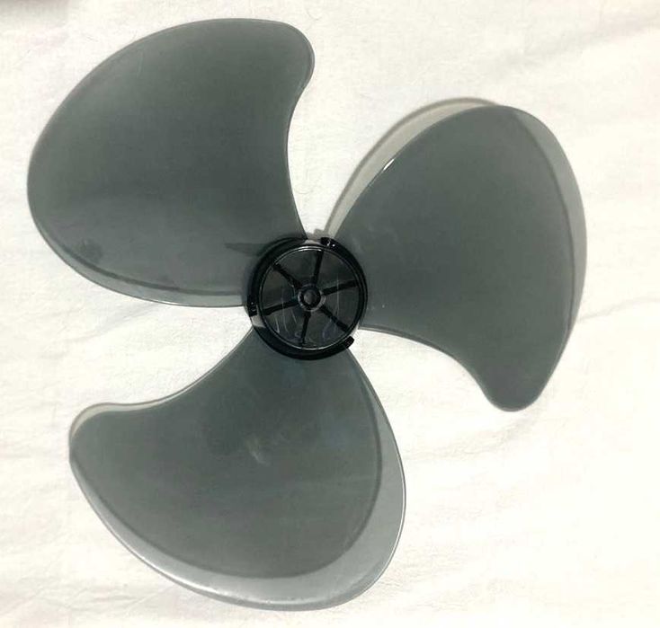 Пропеллер вентилятора с гайкой
