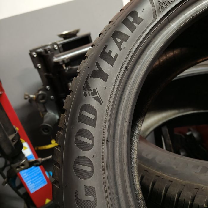 235/50/19 XL Goodyear z 2024 roku