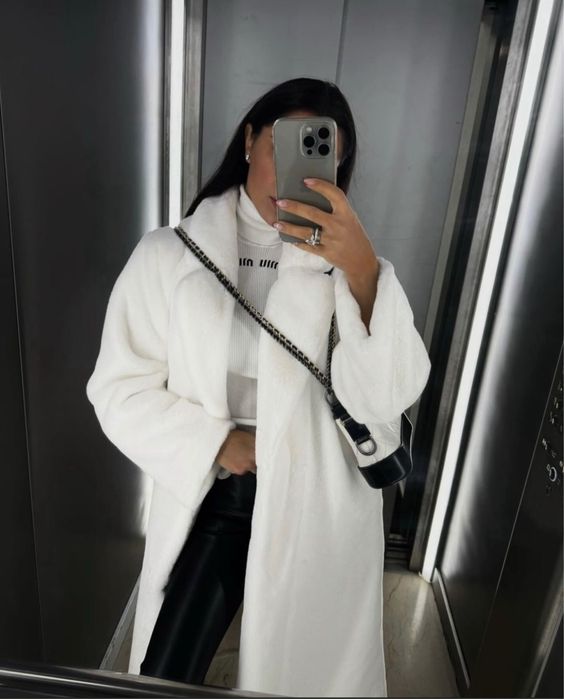 Продам белую шубу