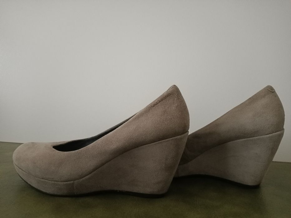Buty damskie na koturnie roz. 38