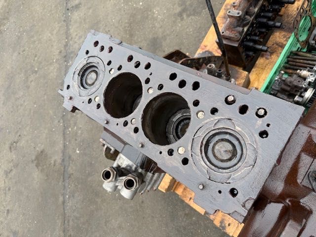 Liebherr D 834 USED ENGINE silnik na części