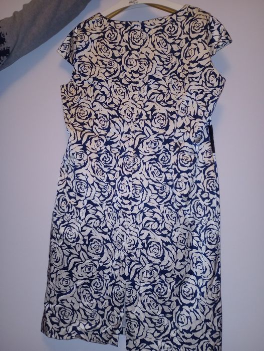 Przepiękna sukienka - rozmiar 50