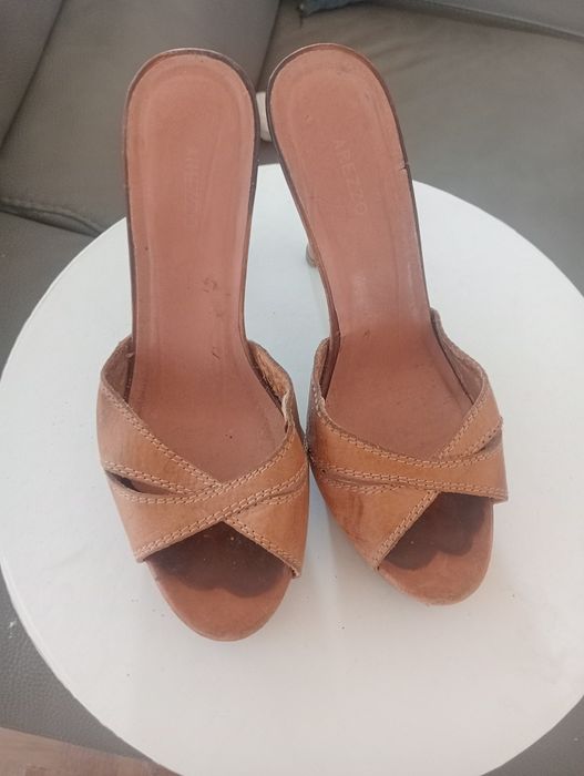 Sandálias Arezzo pele genuína cor nude
