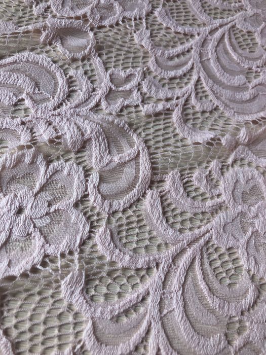 Różowa koronka 140cm 1mb