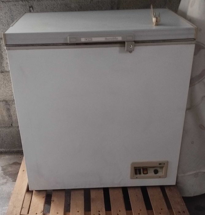 Arca congeladora horizontal, Marca Eurofrio, a trabalhar perfeitamente