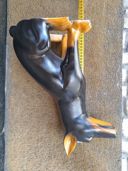 Gatos de louça e cão Doberman - novos super fofinhos em barro