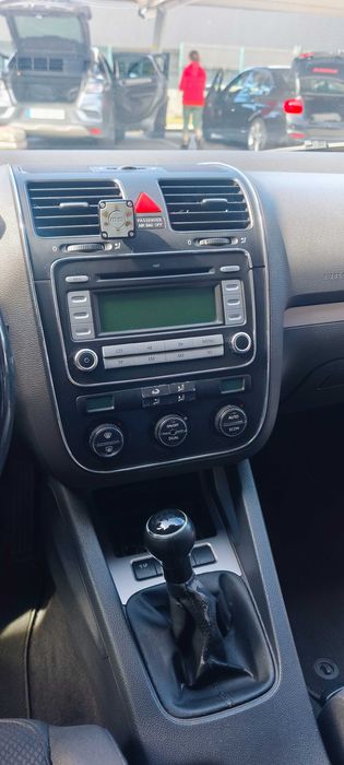 VW Golf V 1.6 FSI (2003) - Excelente Estado