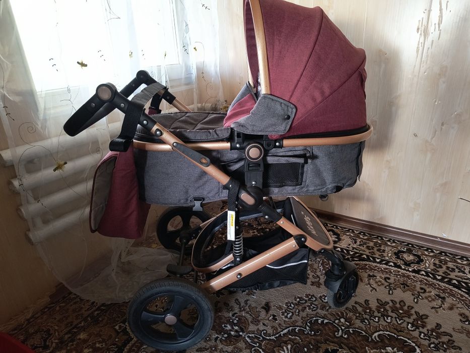 Коляска очень красивая 3в1