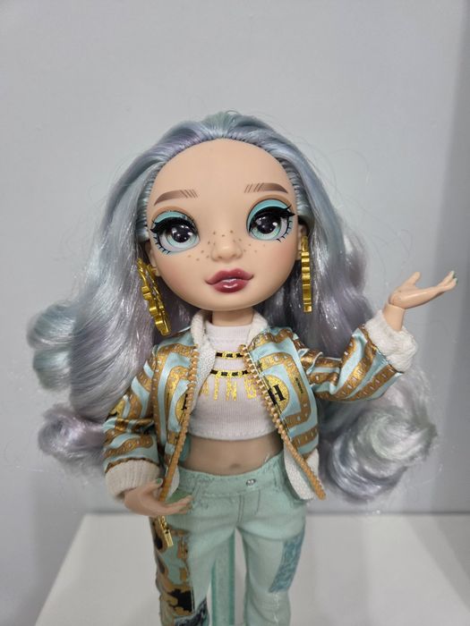Rainbow High lalka custom Daphne Minton