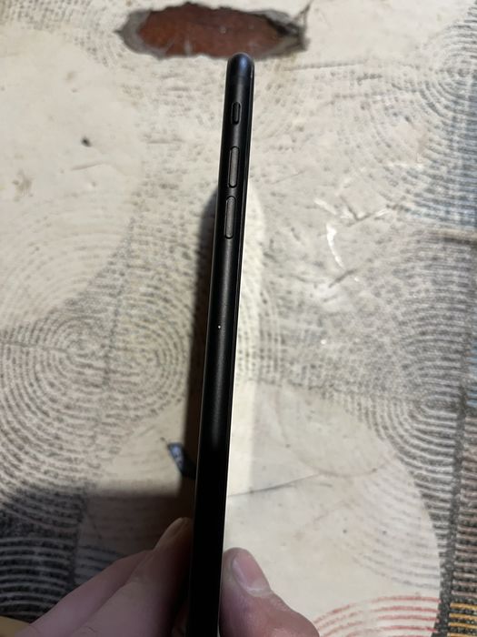 Айфон 8+ на запчастини