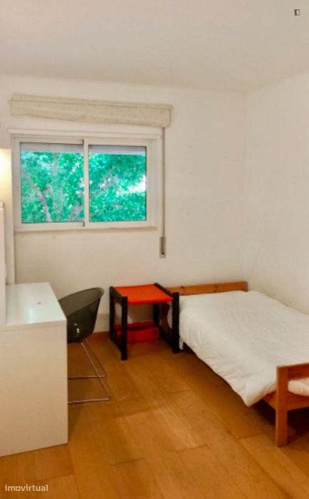 Quarto - localizado em Lumiar Lisbon