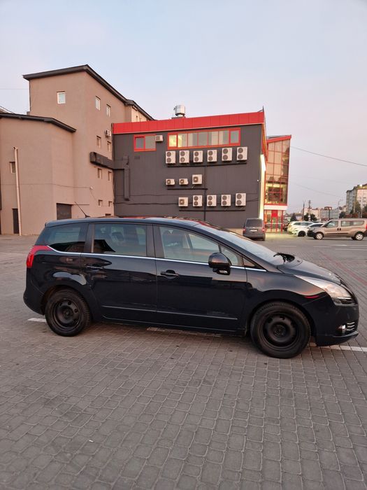 Продам Peugoet 5008