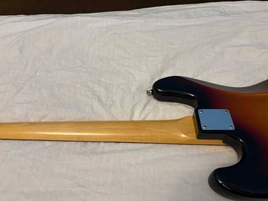 Бас-гитара   Fender Jazz Bass 2011 USA