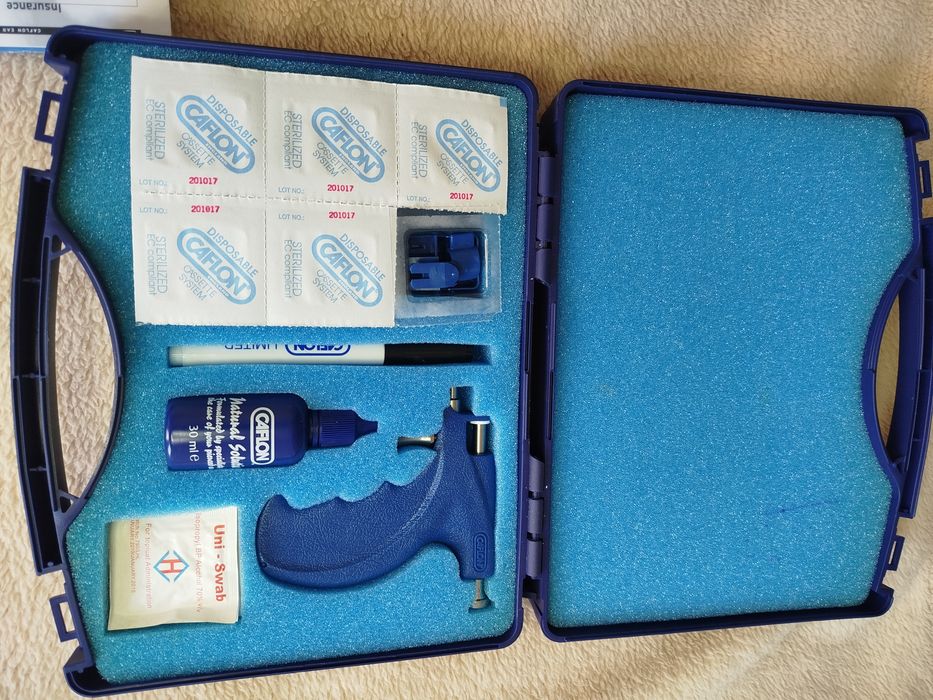 Pistolet do przebijania uszu CAFLON blu