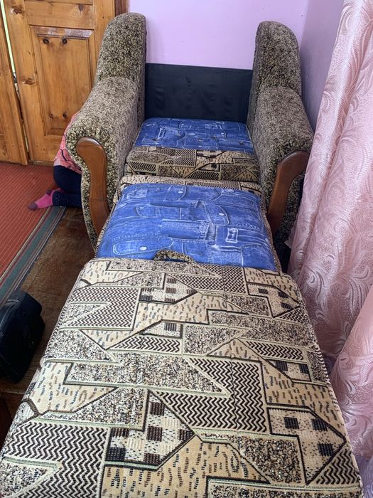 Диван-книжка. Розкладний диван. Після перетяжки. Також крісла.