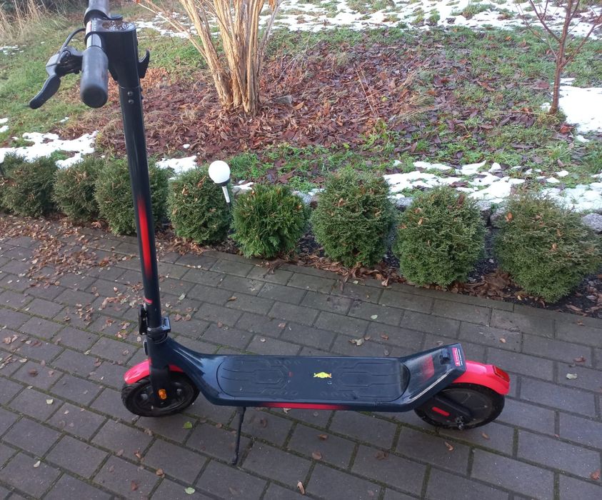 Hulajnoga elektryczna Red Bull racing 10
