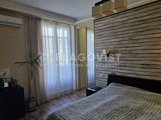 Продаж 4 кімнатна Сталінка вул  Джохара Дудаева 11