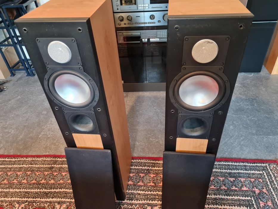 Kolumny podłogowe Elac CL 102 i
