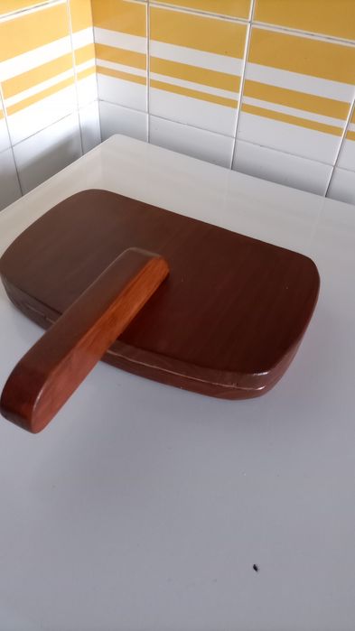 Prensa em madeira para massa (pasteis)