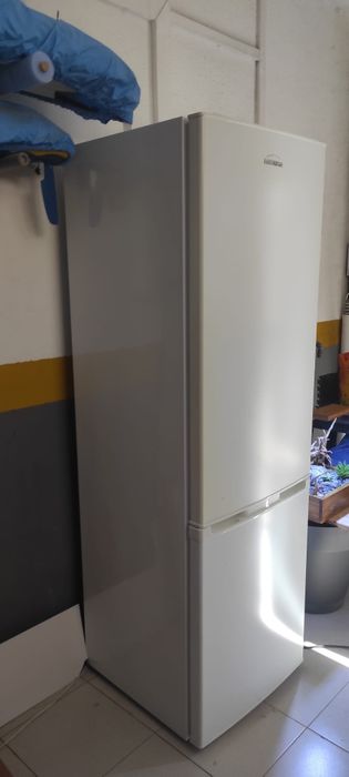 Frigorífico Eletronia  em ótimo estado