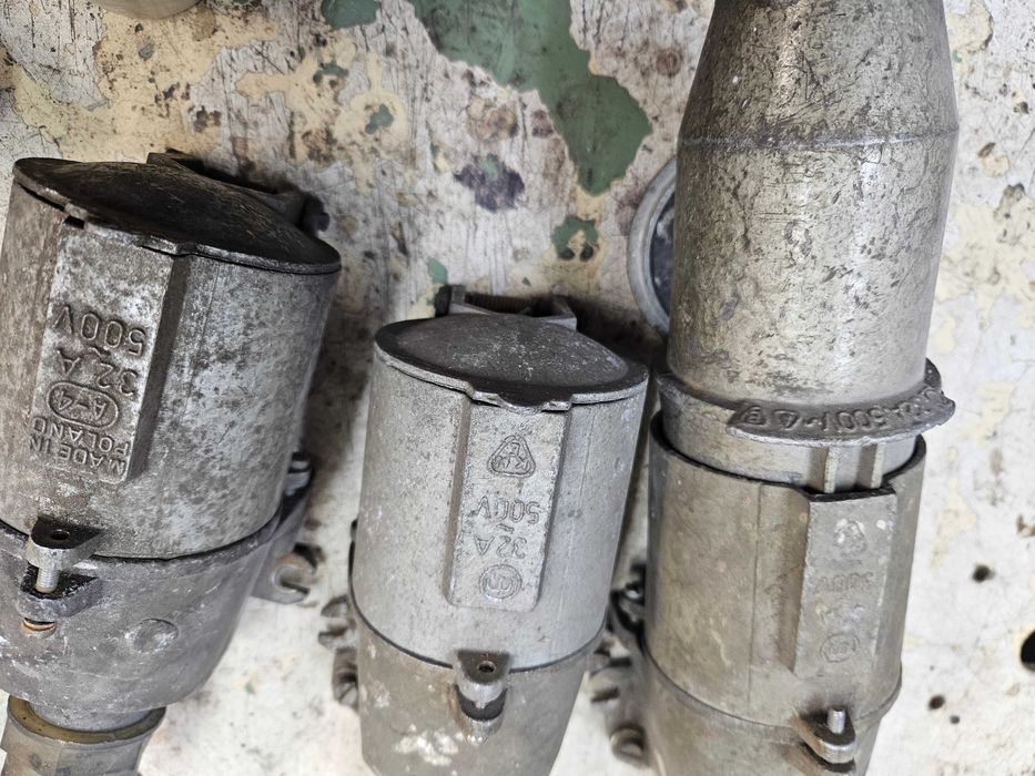 Gniazda 400 V 32 A 16 A siła retro aluminiowe