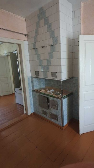 Продам будинок в центрі міста.