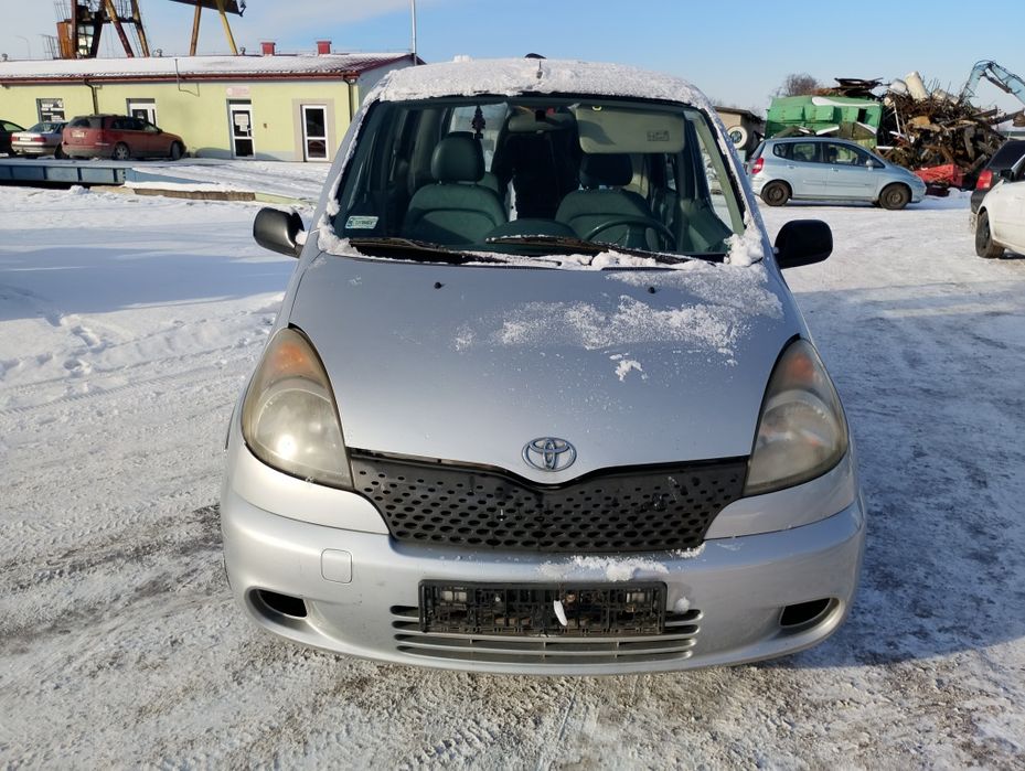 Toyota Yaris ,2000r. 1.3 Pb - na części.