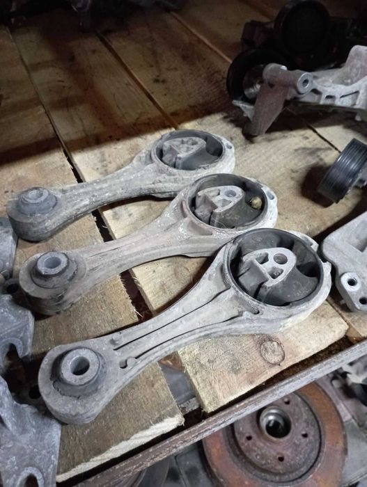 Подушка кронштейн Двигуна КПП Renault  Kangoo 2 (2008-2013)