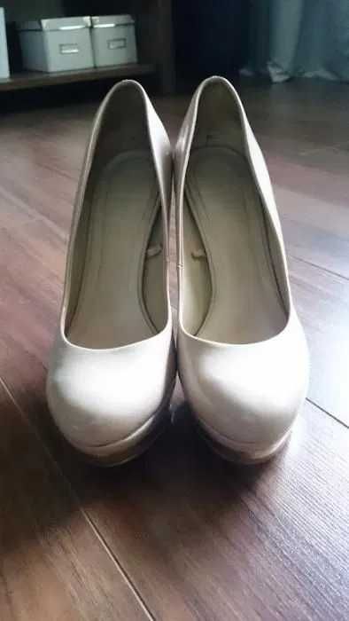 Zara Szpilki / Platformy Nude r. 40