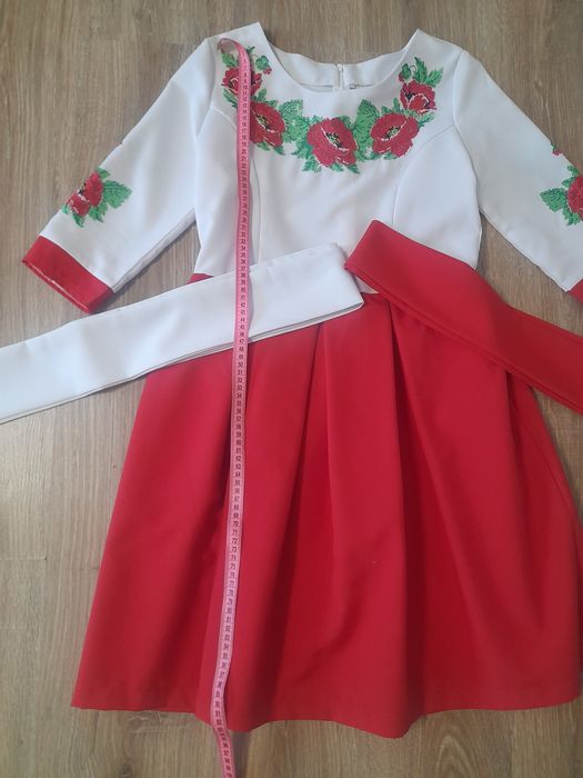 Вишите плаття жіноче