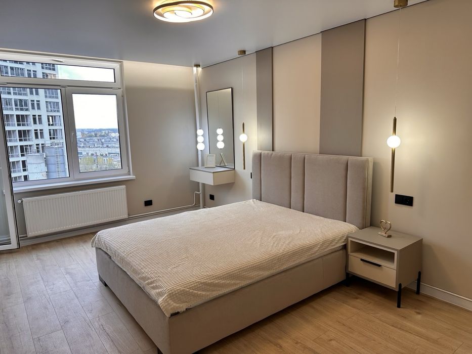 Продаж сучасної 2 кімнатної квартири по вул. Смакули