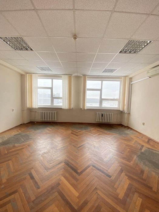 Оренда офісу на вул. Євгенія Сверстюка,23 на 66,7 м²