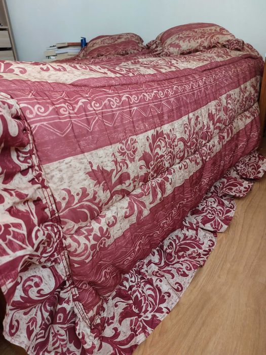 Edredão c/ 2 Almofadas e Colcha