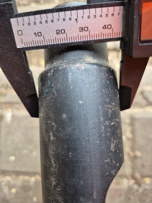 Grot szpikulec  do młota hydraulicznego