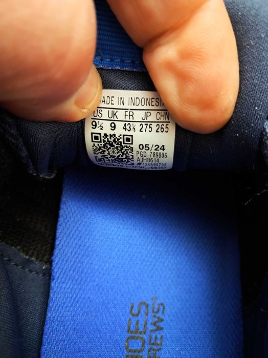 кроссовки Adidas оригинал 43 размер стелька 27.5см