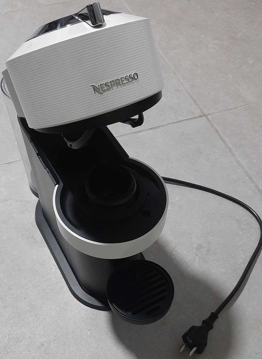 Máquina Café Nespresso Vertuo Next