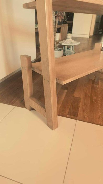 dębowy regał ze skrzynią