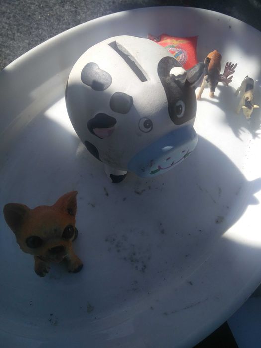 Estatua cãozinho abana cabeça
