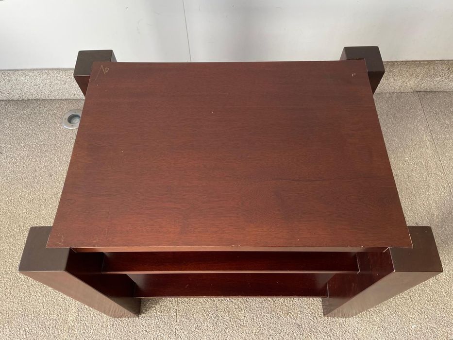 Mesa de madeira mogno maciço